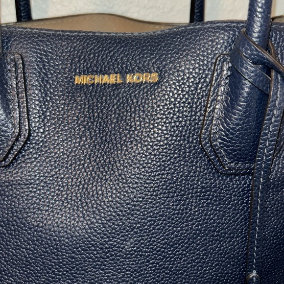 Michael Kors Mercer Large Pebbled Leather Accordion Tote Bag - Picture 13 of 13